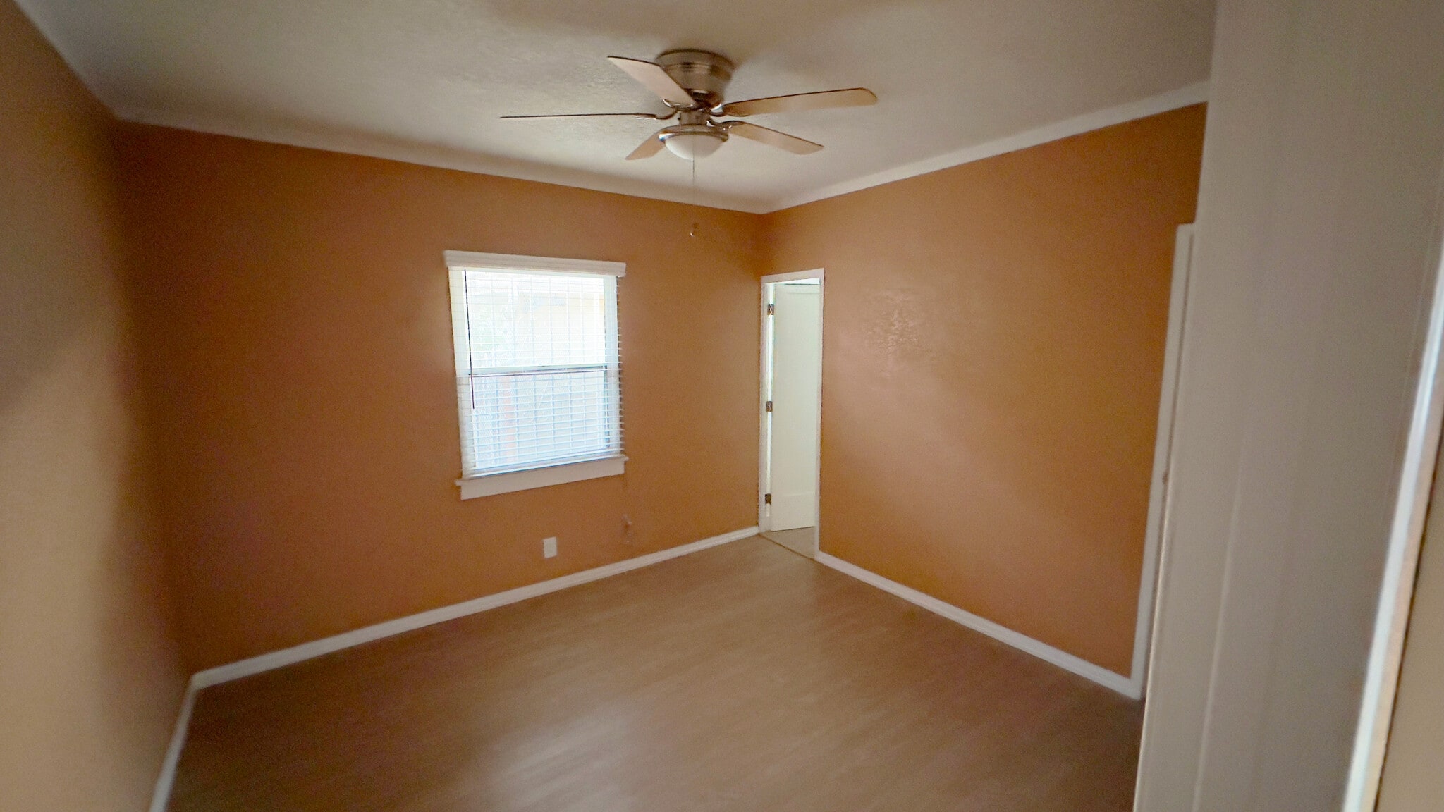 Building Photo - 4873 Ascot Ave