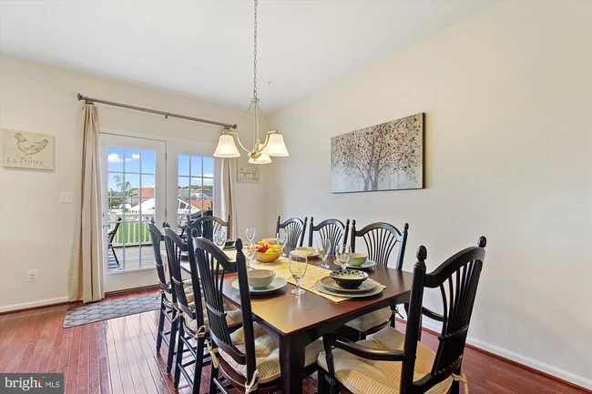 Dining - 975 Brechin Ln