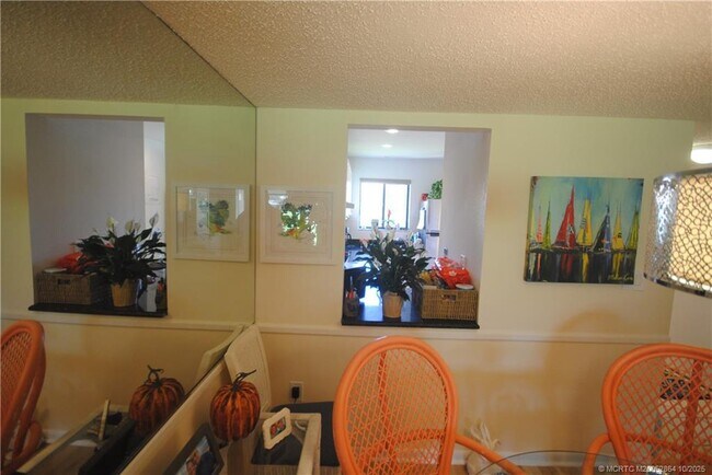 Building Photo - 5333 SE Miles Grant Rd