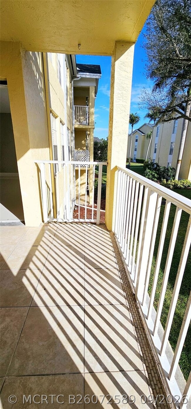 Building Photo - 6339 La Costa Dr
