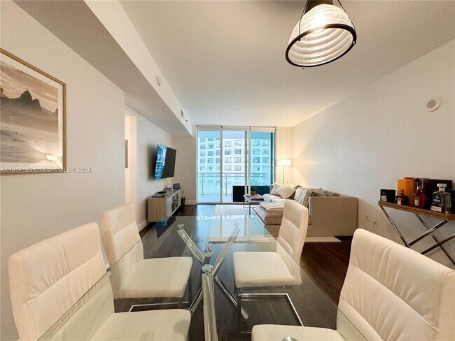 Building Photo - 951 Brickell Ave