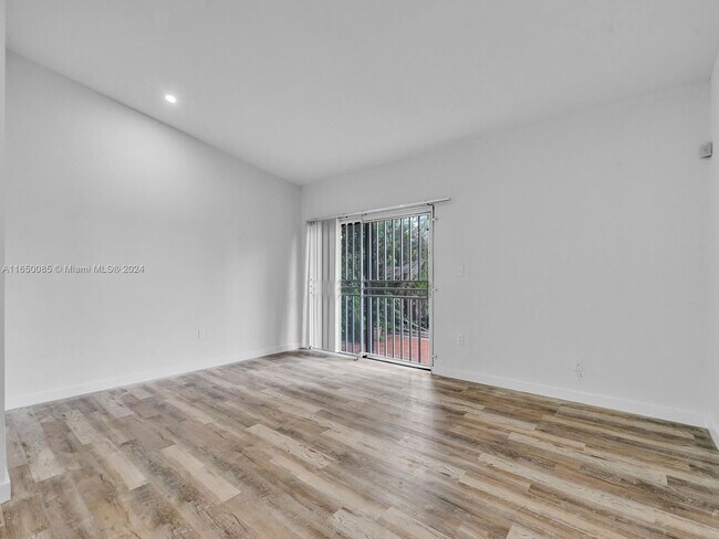 Building Photo - 14811 SW 74th Ln
