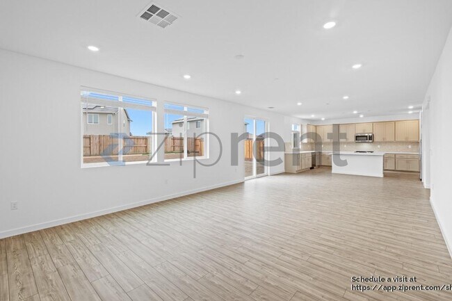 Building Photo - 1747 Tornillo Ave