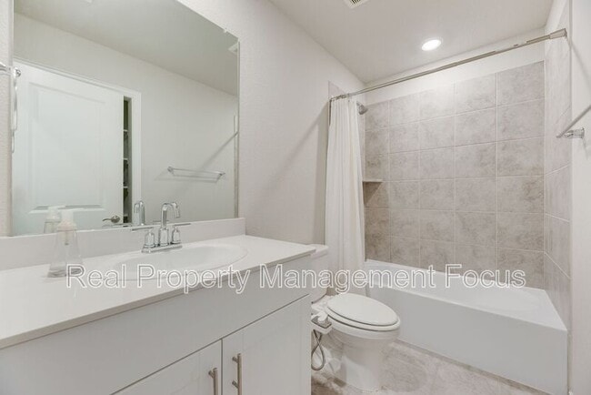 Building Photo - 203 Rocky Rd