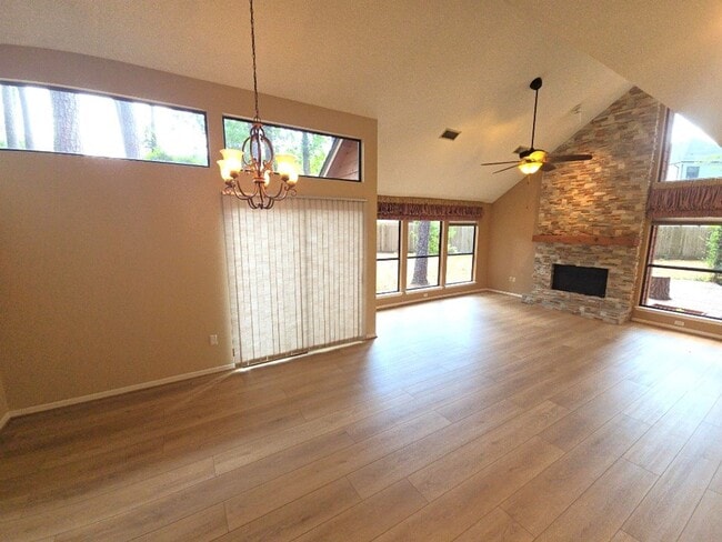 Building Photo - 25 N Mossrock Rd