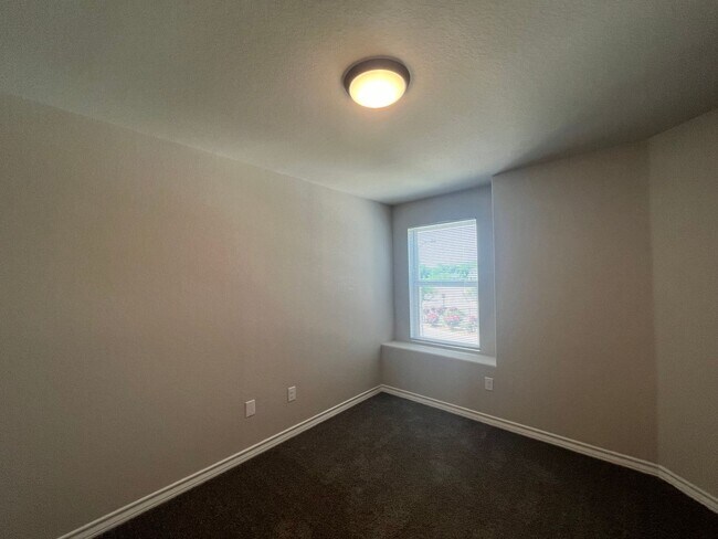 Building Photo - 6302 Luglio Ln