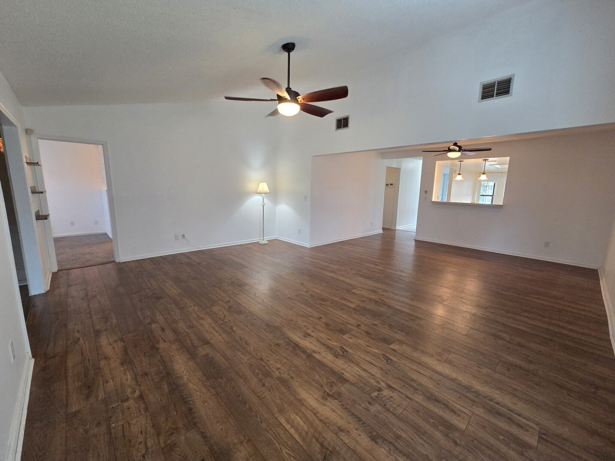 Building Photo - 35086 Whispering Oaks Blvd