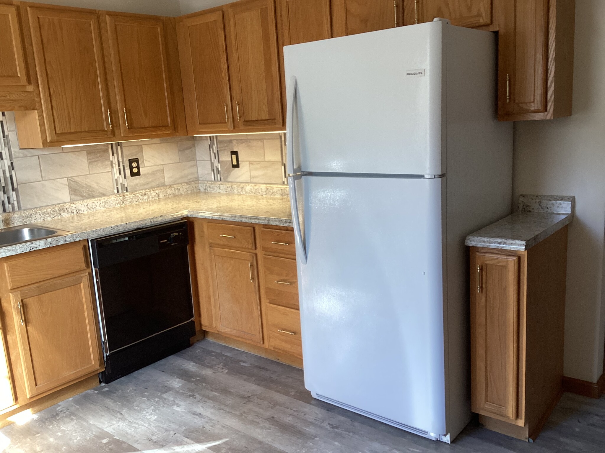 Kitchen - 118 Lori Ann Dr