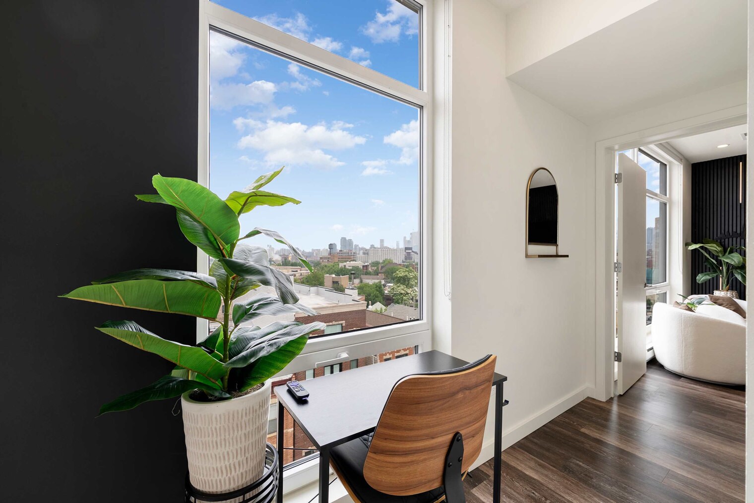 Building Photo - 1122 W Chicago Ave