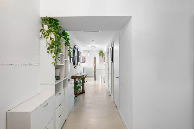 Building Photo - 888 Biscayne Blvd