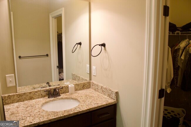 Building Photo - 2559 Willow Fld Xing