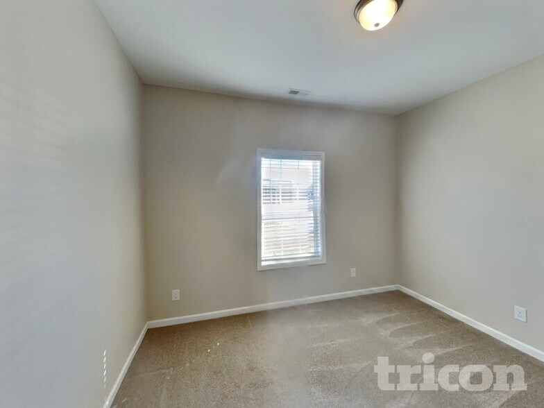 Building Photo - 741 Mitscher Dr