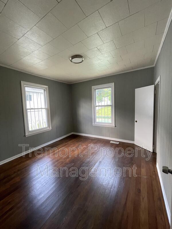 Building Photo - 1204 Wheeler Ave