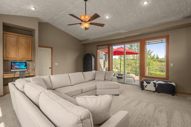 Building Photo - 29209 SE Highway 212