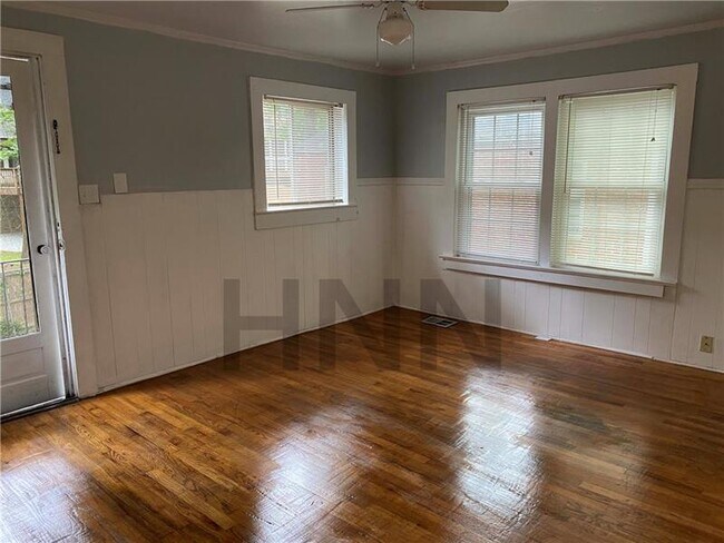 Primary Photo - 117 Shadowmoor Dr