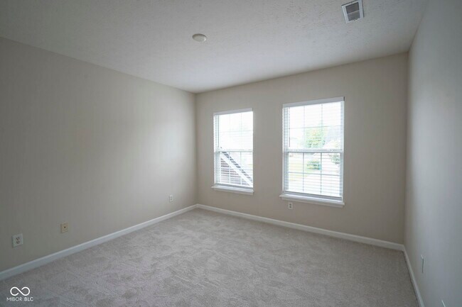 Building Photo - 14170 Royalwood Dr