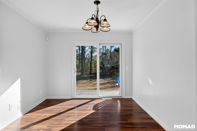 Building Photo - 215 N Pine St