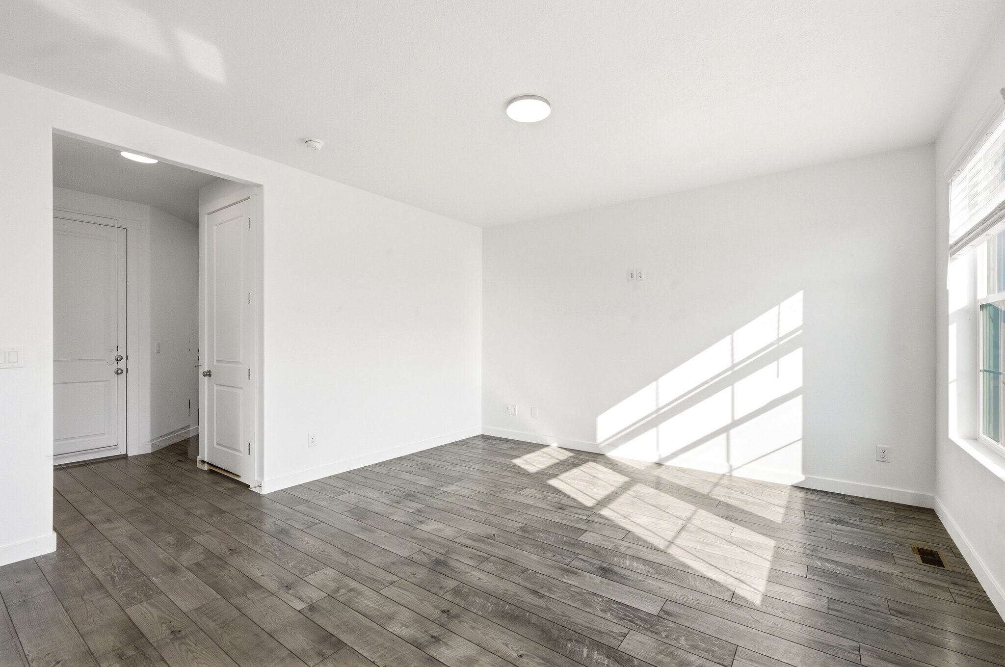 Building Photo - 2629 E Barnwood Ln