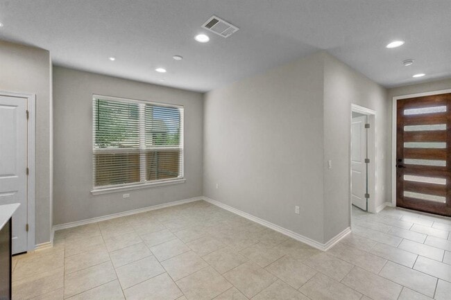 Building Photo - 9004 Gage Dr