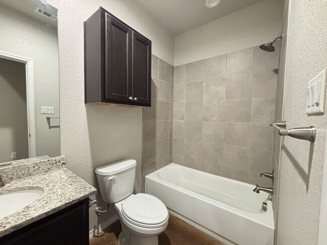 Building Photo - Luxury Duplex in Seguin with 3-bed, 2-bath...