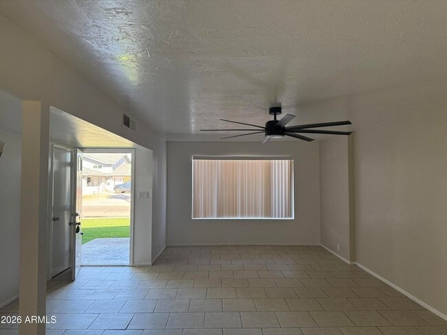 Building Photo - 503 E Loyola Dr