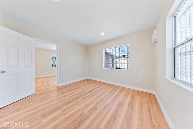 Building Photo - 122 W 53rd St