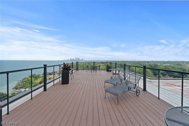 Building Photo - 11720 Edgewater Dr