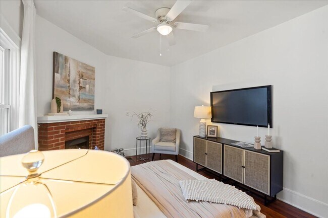 Building Photo - There is a Wow Factor in this Fully Renova...