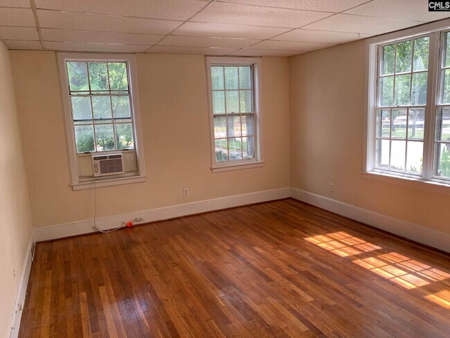 Building Photo - 1006 Marion St