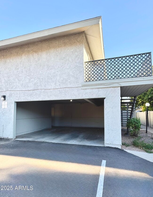 Building Photo - 1051 N 84th Pl