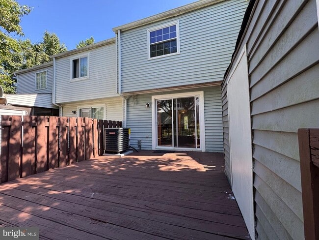 Building Photo - 95 Stillwood Cir
