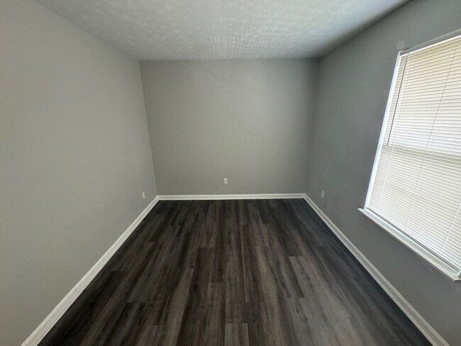 Building Photo - 4103 Blue Lick Ct