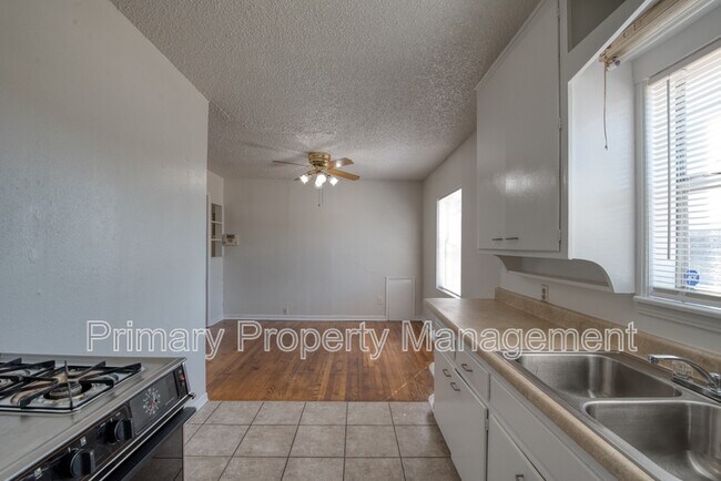 Building Photo - 2480 NW 39th Terrace