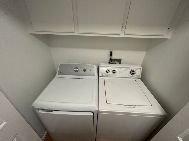 Building Photo - $750.00 off 1st month rent with January 1, 2026 move in!!