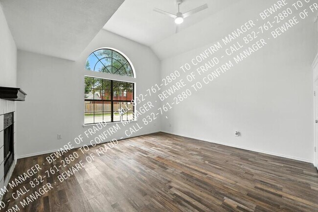 Building Photo - 473 Leisure Ln