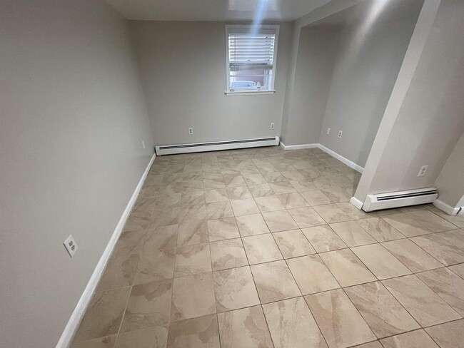 Building Photo - 171 Charles St