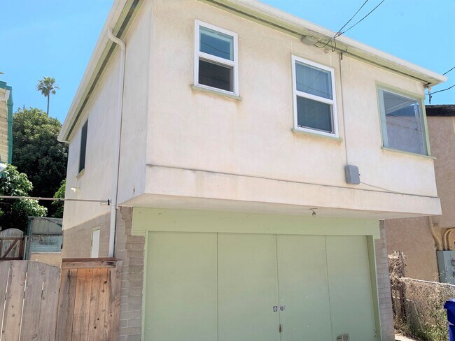 Building Photo - 4626-4630 Newport Ave