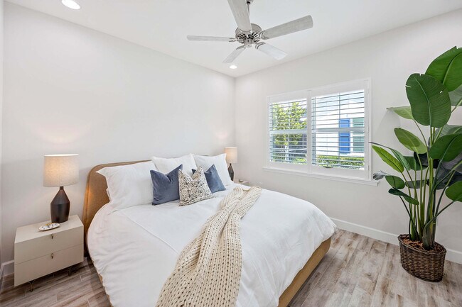 Building Photo - 7018 Saona CT