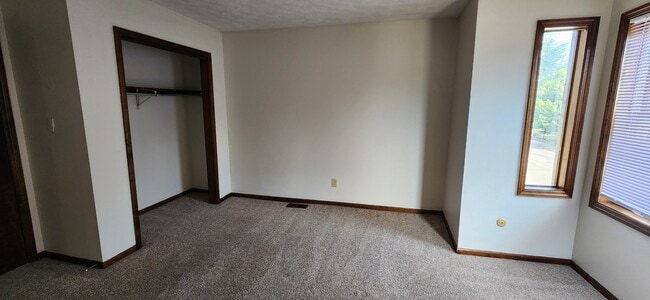 Building Photo - 114 King Ave