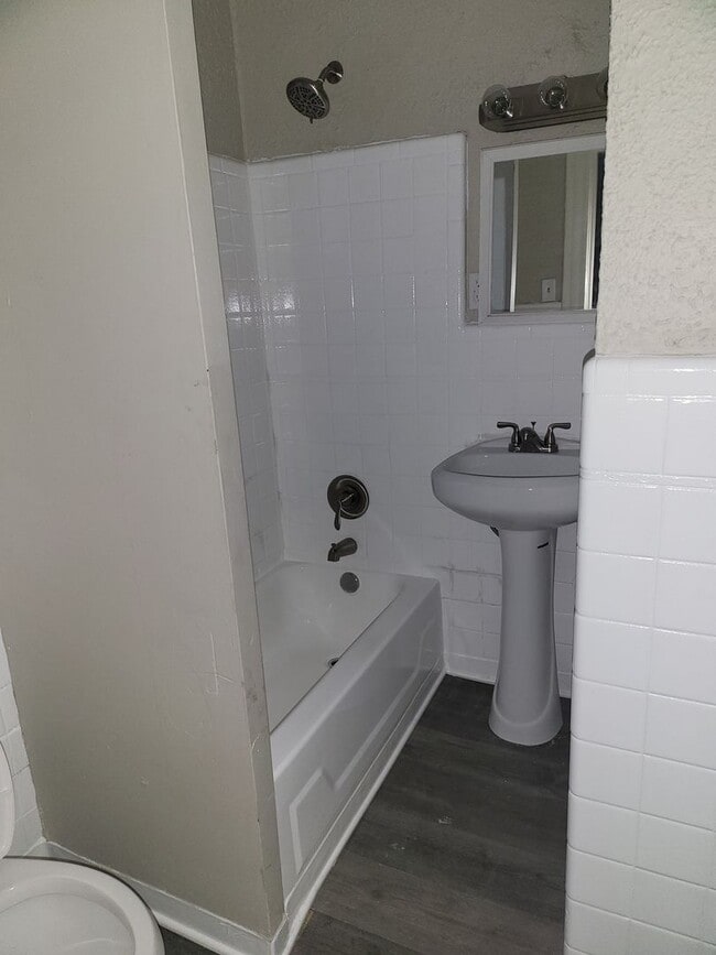 Building Photo - 3666 Glenway Ave