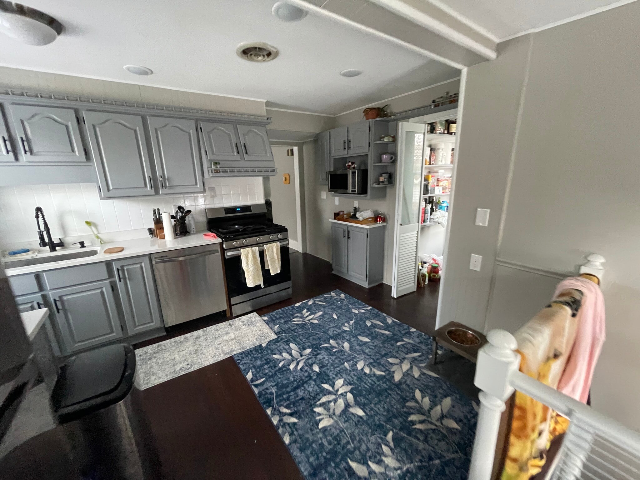 Building Photo - 1524 E Algonquin Rd