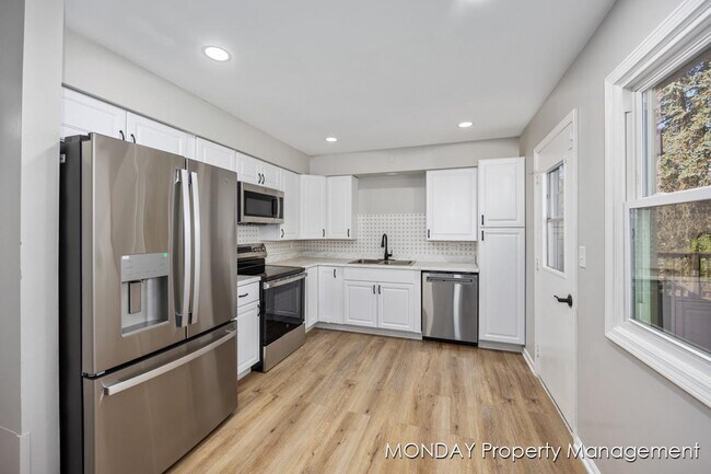 Building Photo - 945-947 Lancashire Ct - 947