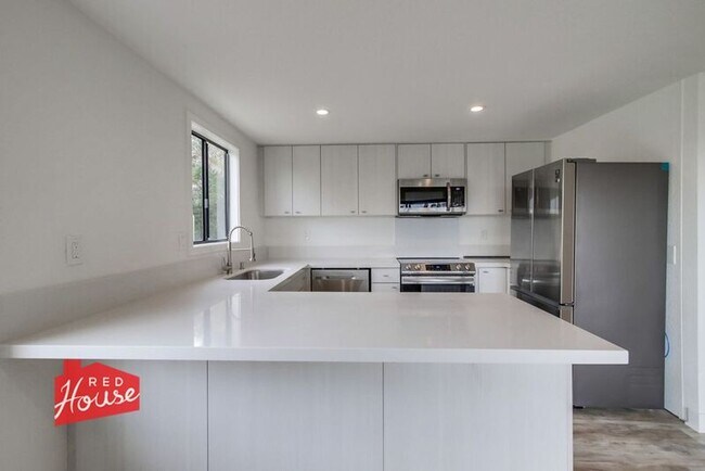 Building Photo - 408 Bristol Rd