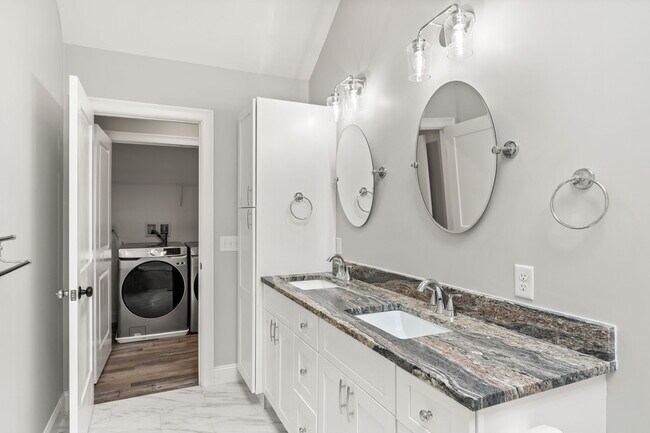 Building Photo - 8 Mary Ave