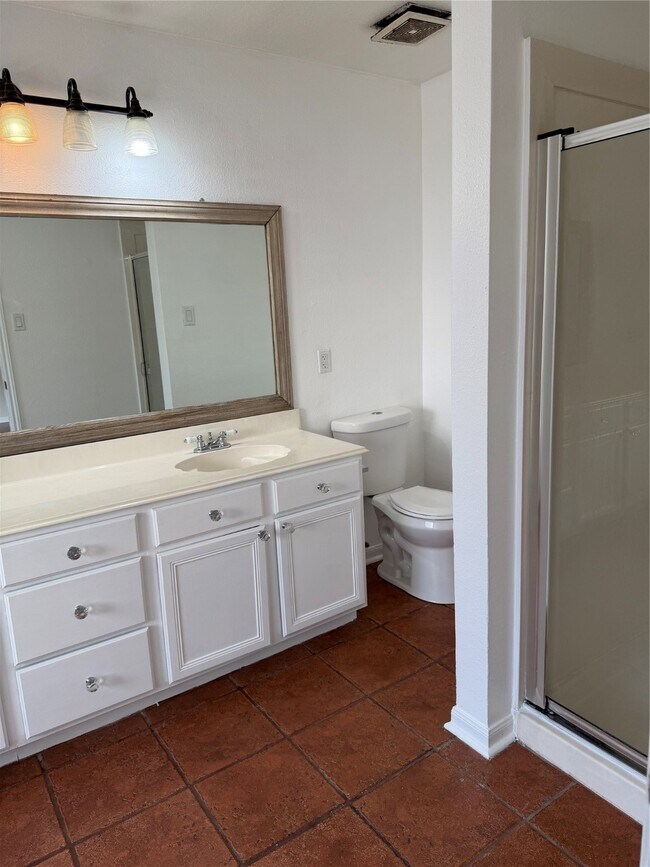 Building Photo - 2314 Clear Ridge Dr