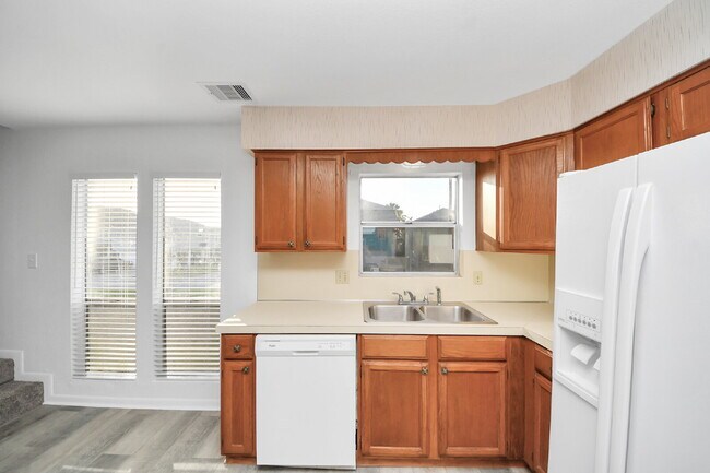 Building Photo - Waterfront Rental
