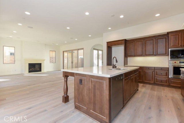 Building Photo - 8 Last Bloom