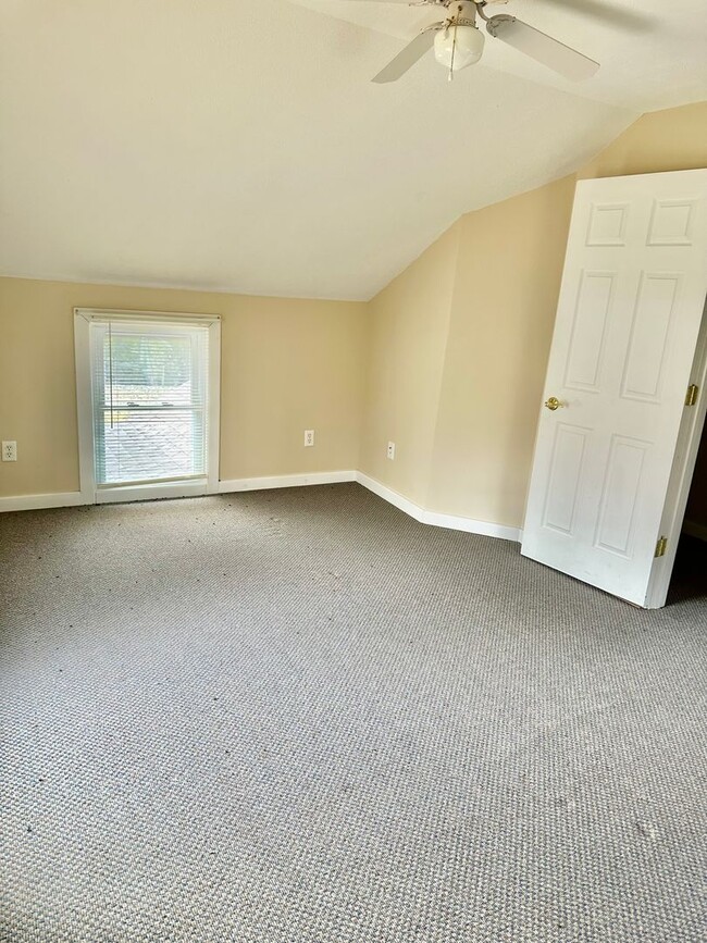 Building Photo - Charming Completely Remodeled Home!