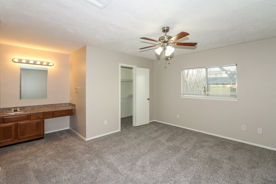 Building Photo - 15826 Beechnut St
