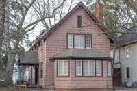 Building Photo - Nice 3 bedroom house walking distance to P...